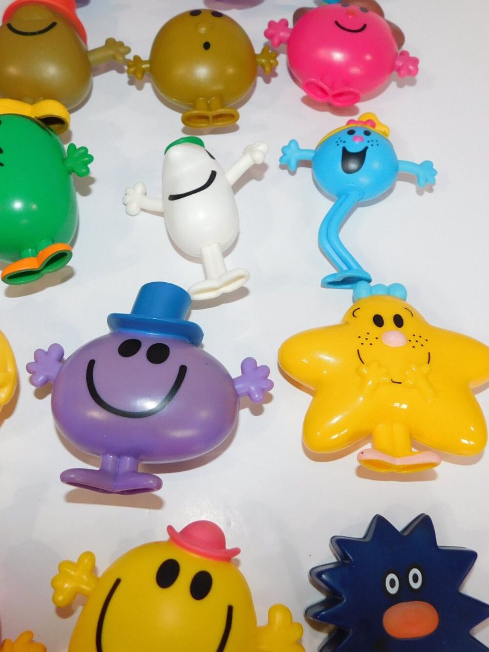 Lot 21  McDonalds Mr. Men & Little Miss Toy Figures and Cups R. Hargreaves - Picture 6 of 8